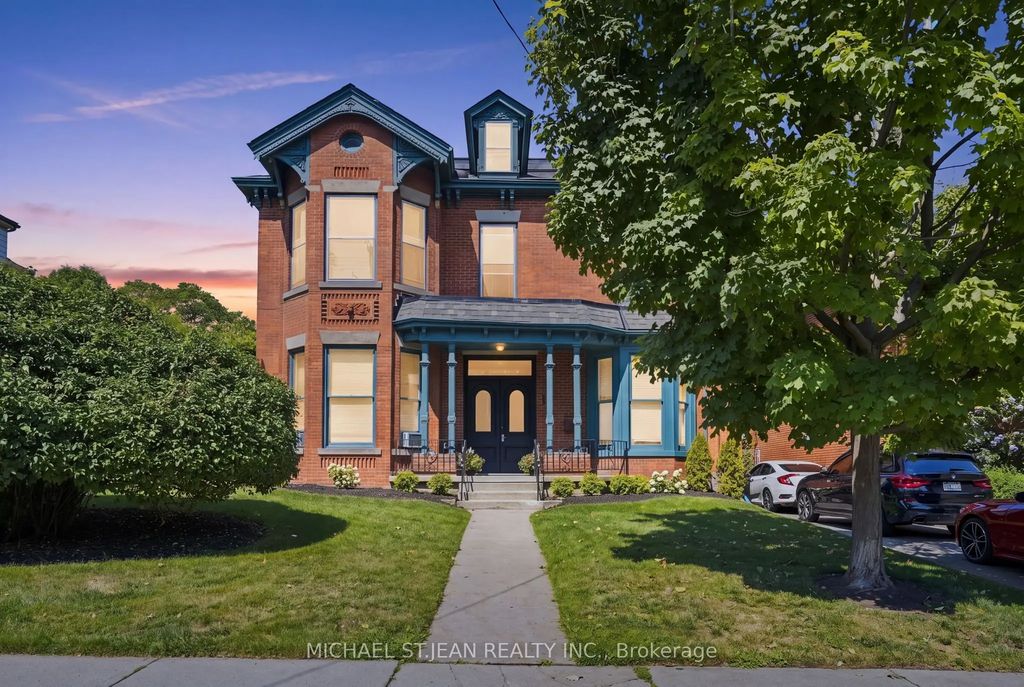 132 Emerald Street S, Hamilton