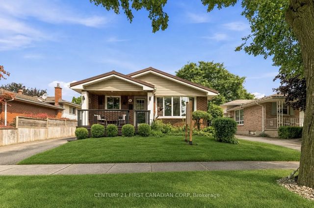 14 Alayne Crescent, London South