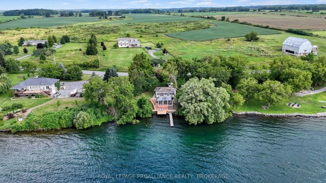 790 Howe Island Drive, Frontenac Islands