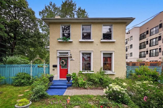 664 Center Street, Overbrook - Castleheights and Area