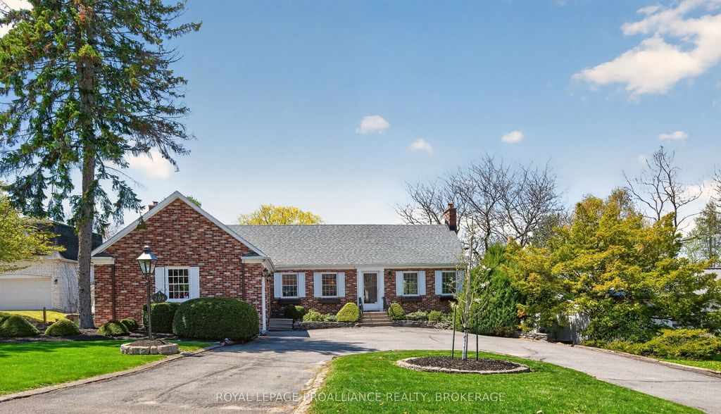 209 Fairway Hill Crescent, Kingston