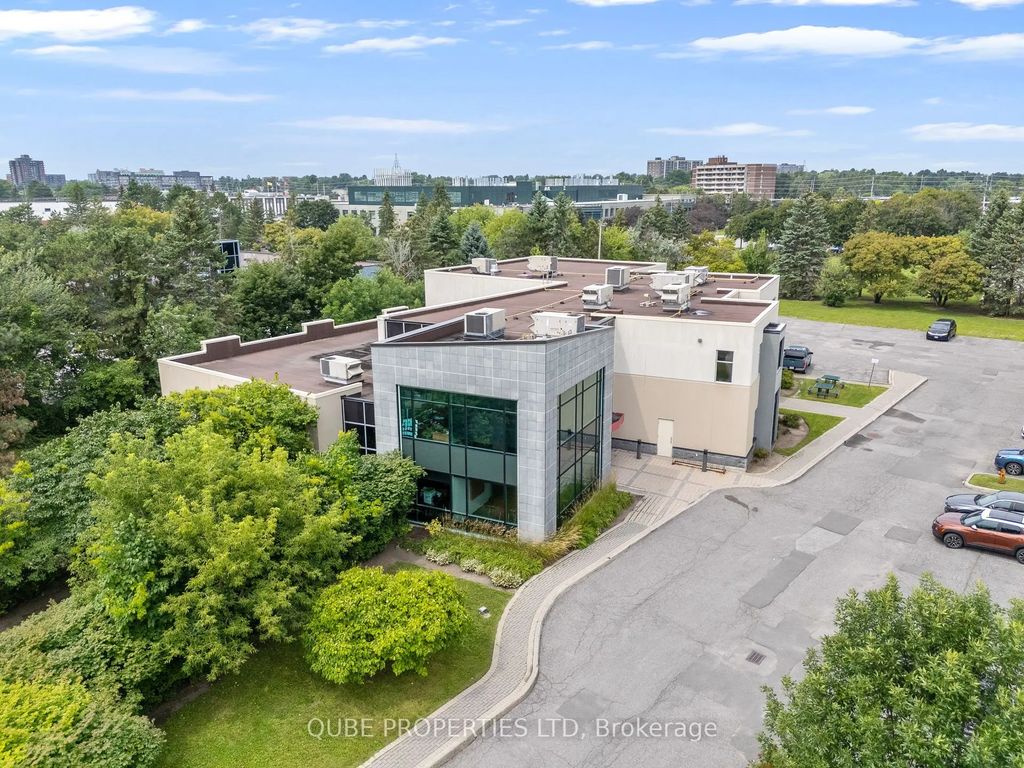 2460 Don Reid Drive, Hunt Club - South Keys and Area