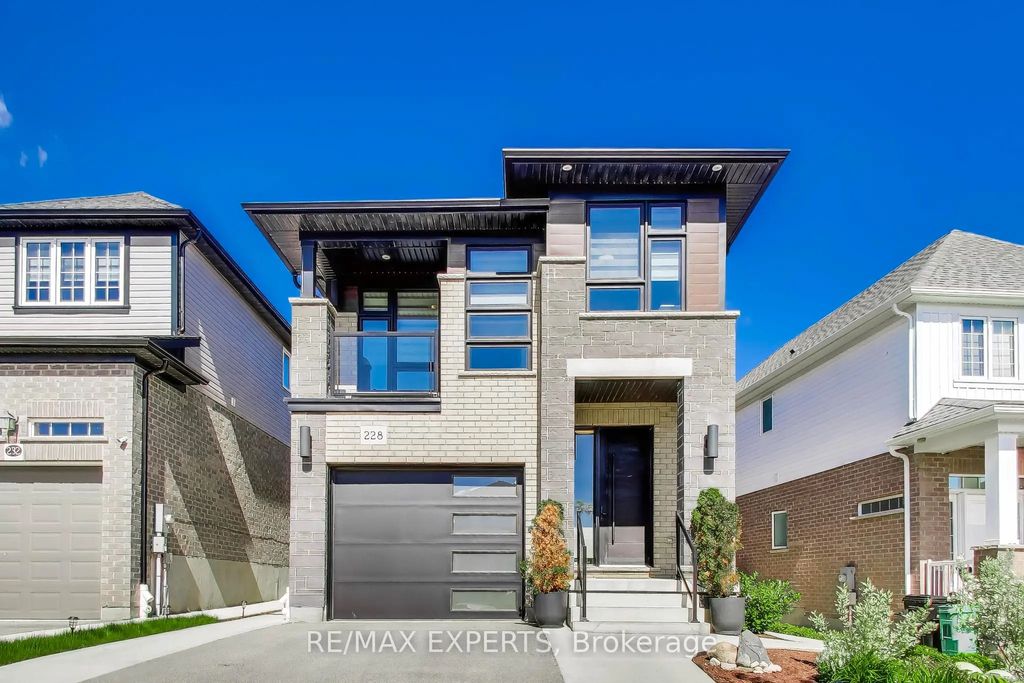 228 Woodbine Avenue, Kitchener
