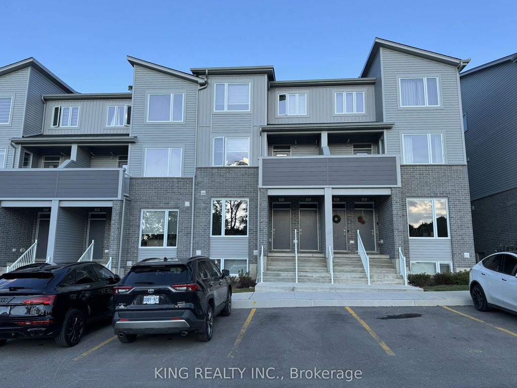 990 Deveron Crescent 45, London South