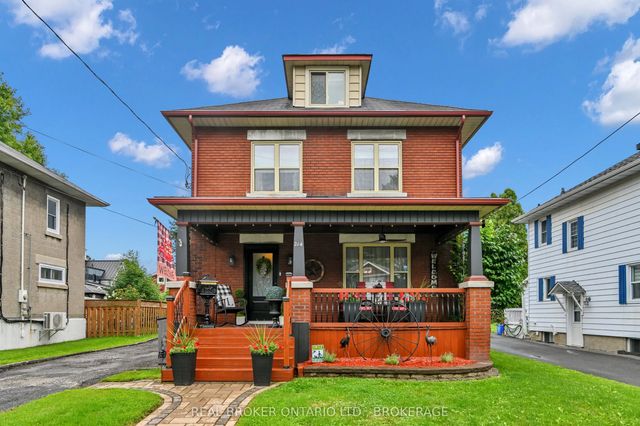 214 Fourth Street W, Cornwall