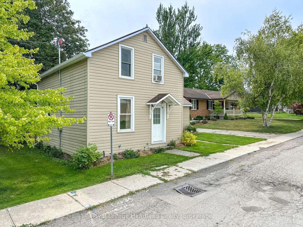 51 Side Street, Huron East