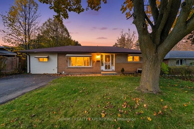 893 Cromwell Street, Woodstock