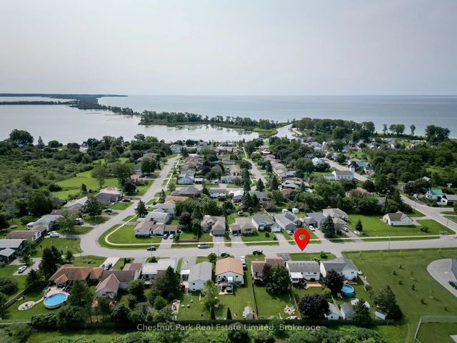 4 First Avenue, Prince Edward County