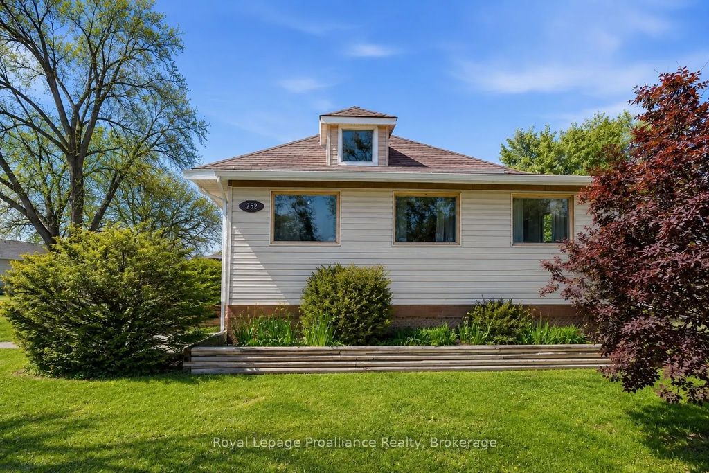 252 Sidney Street, Quinte West