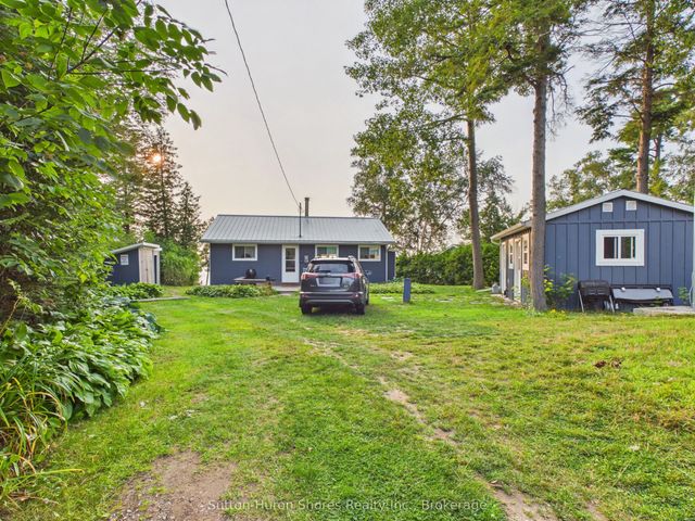 691 Bruce Road 13 Road, Native Leased Lands