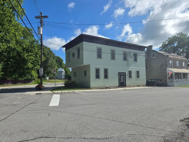106 Renfrew Street S, Mississippi Mills