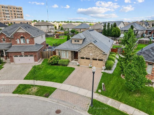 3194 Pincombe Drive, London South