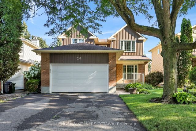 28 Weybridge Drive, Barrhaven