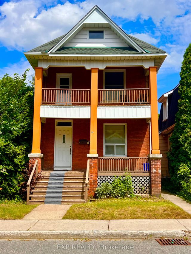 107 Spadina Avenue, West Centre Town