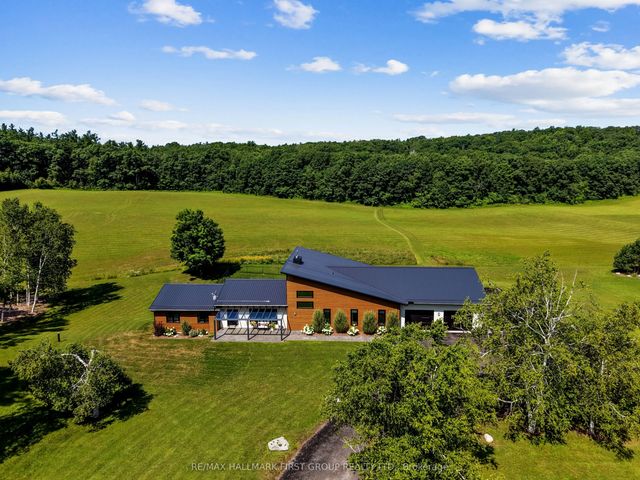 4566 Harwood Road, Hamilton Township