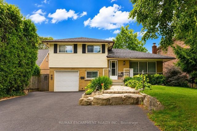 120 Stone Church Road W, Hamilton