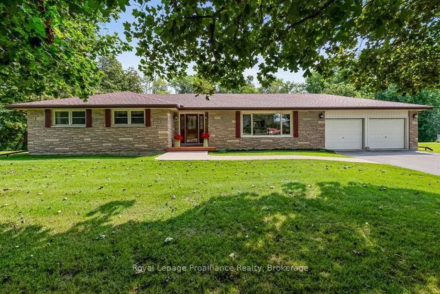 794 Foxboro Stirling Road, Quinte West