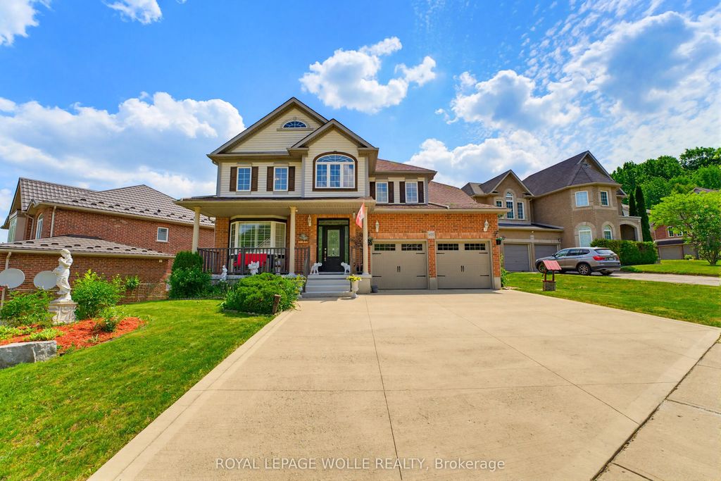 805 Munich Circle, Waterloo