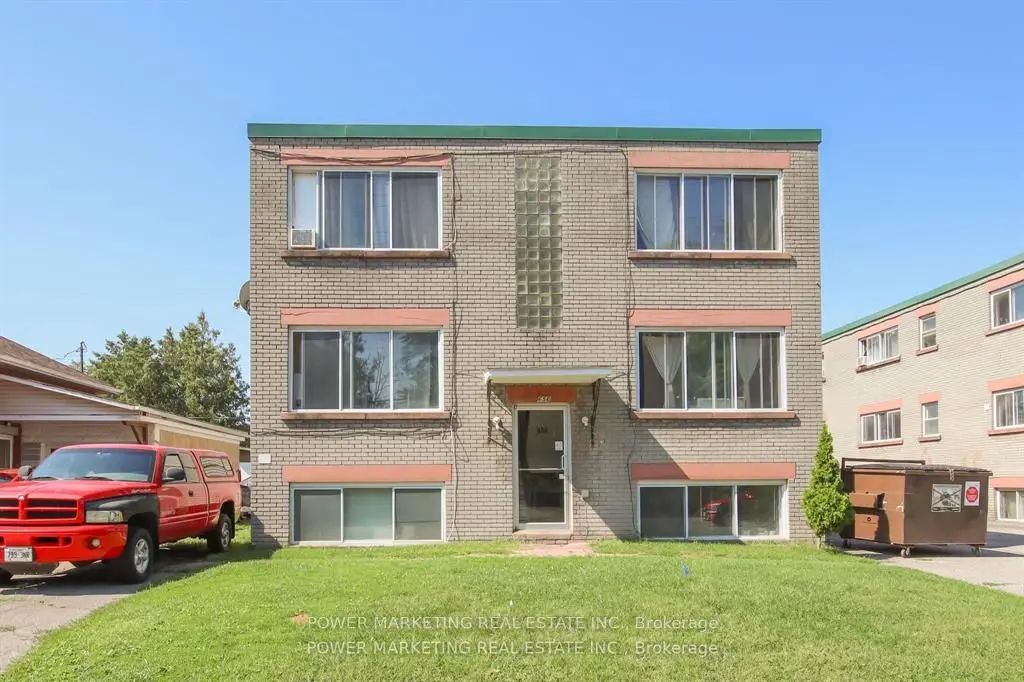 656 De L'eglise Street, Vanier and Kingsview Park