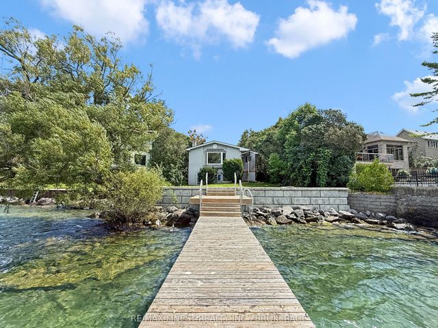 9 Point Crescent, Kingston