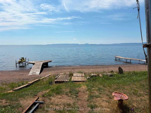 641 Pebbly Beach Road, Shuniah