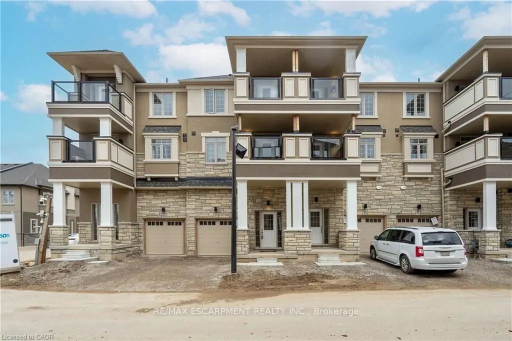 305 Garner Road 39, Hamilton