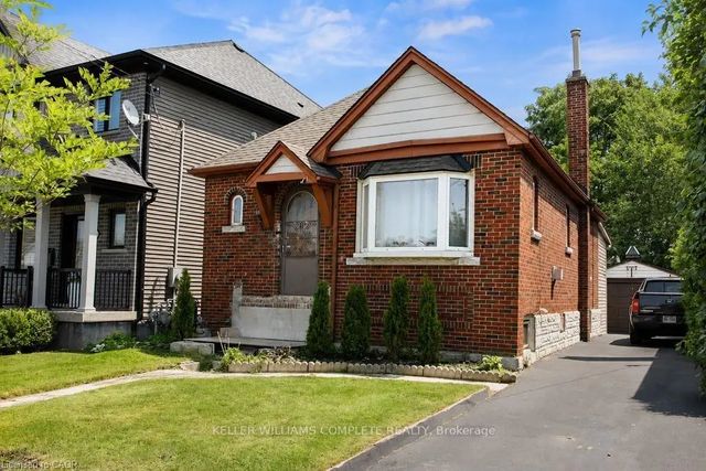 35 Barons Avenue S, Hamilton