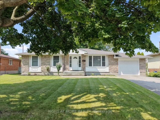 43 Monarch Park Drive, St. Catharines
