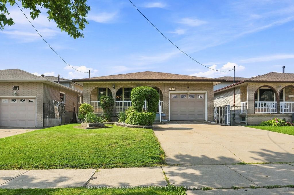 948 Stone Church Road E, Hamilton