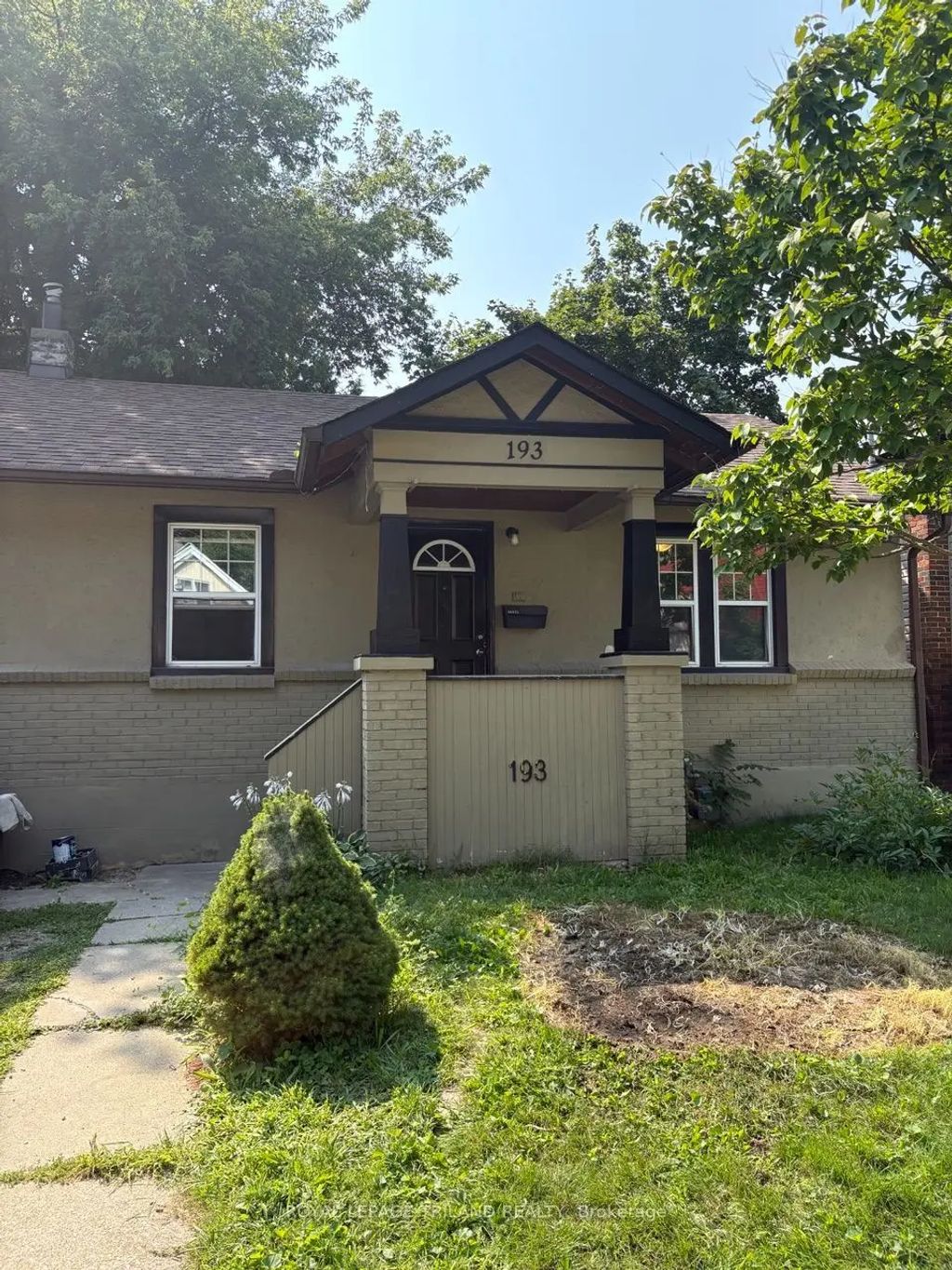 193 Huron Street, London East