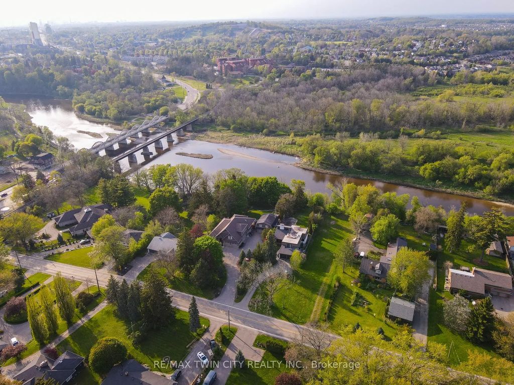 138 Riverbank Drive, Cambridge