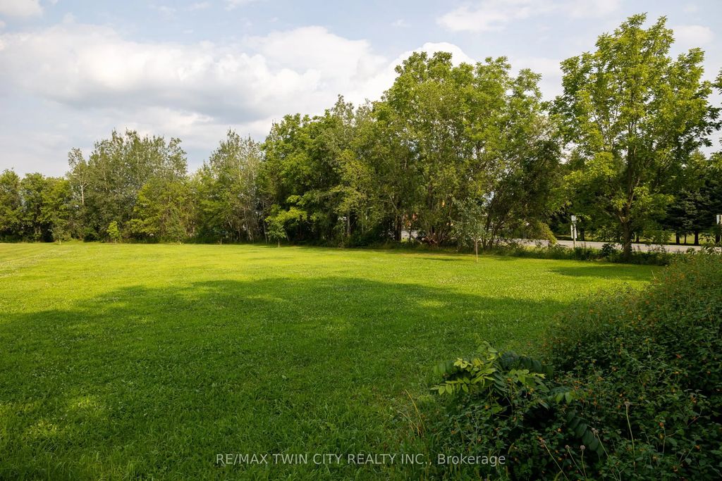 2 Kings Lane, Brant