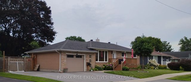 165 Elizabeth Drive, Gananoque