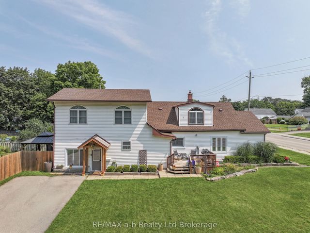 13 Potters Road N, Tillsonburg
