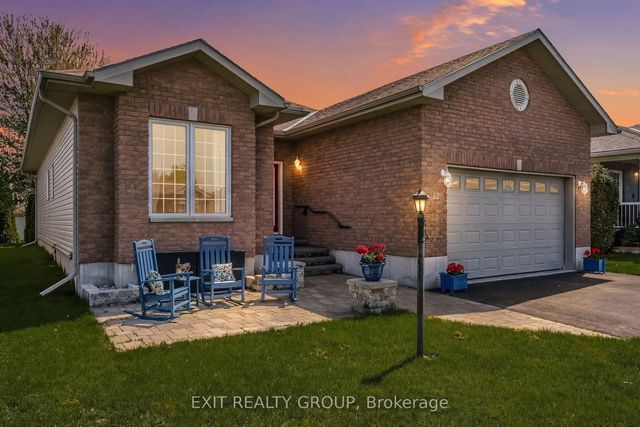 12 Aletha Drive, Prince Edward County
