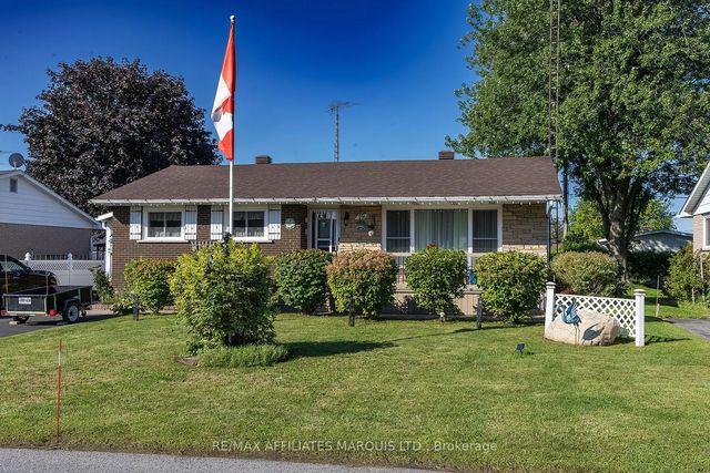 19 Orchard Way, South Dundas