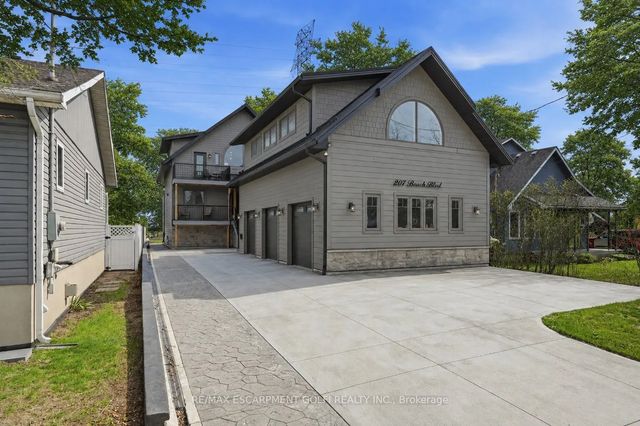 207 Beach Boulevard, Hamilton