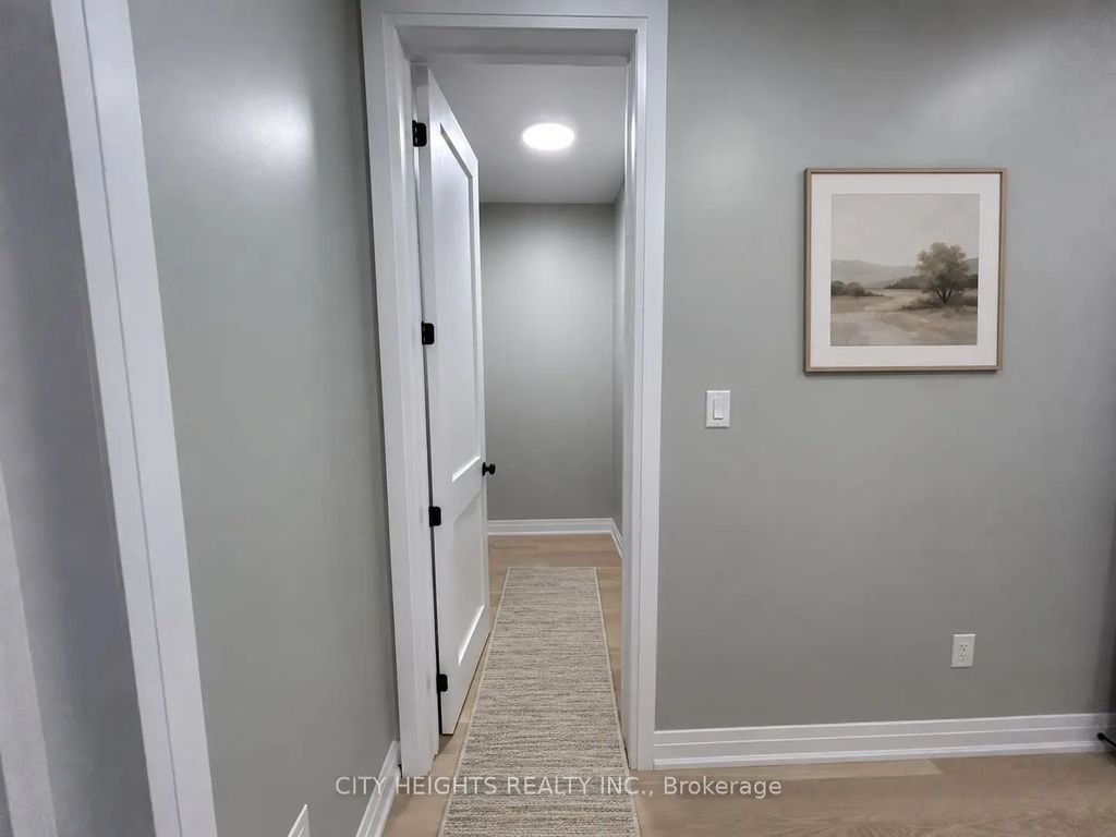 10 Robins Avenue 3, Hamilton