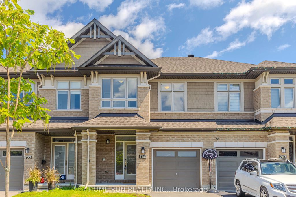 785 Cairn Crescent, Orleans - Convent Glen and Area