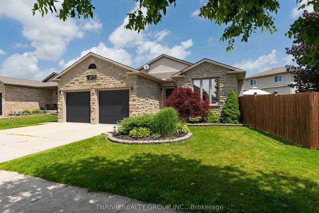 102 Loggers Grove, London East