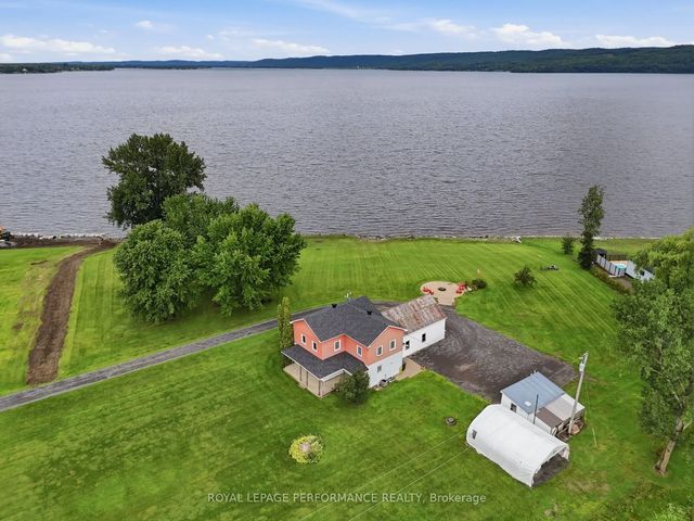 1178 Bay Road, Champlain
