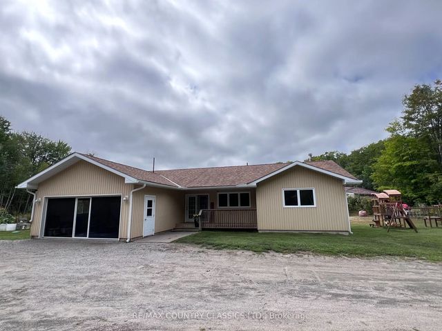 3952 Loop Road, Highlands East