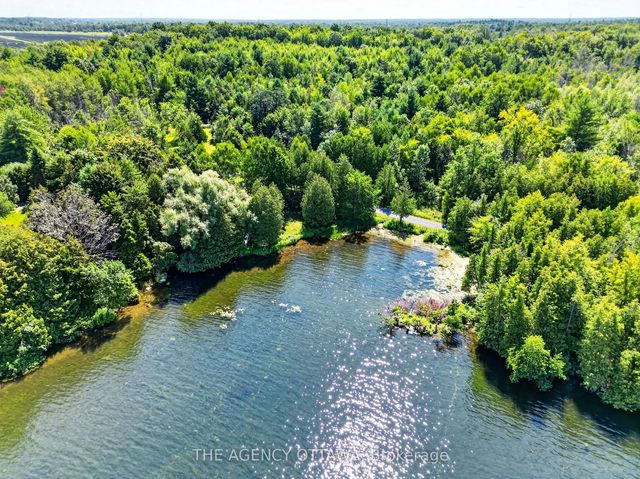 Piper's Bay Lane, Rideau Lakes