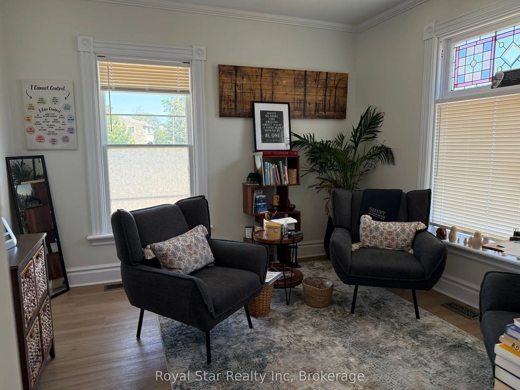 87 Waterloo Avenue, Guelph