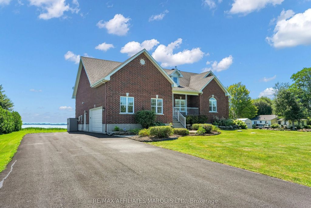 6266 Karen Drive, South Glengarry