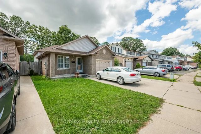 366 Macintosh Drive, Hamilton