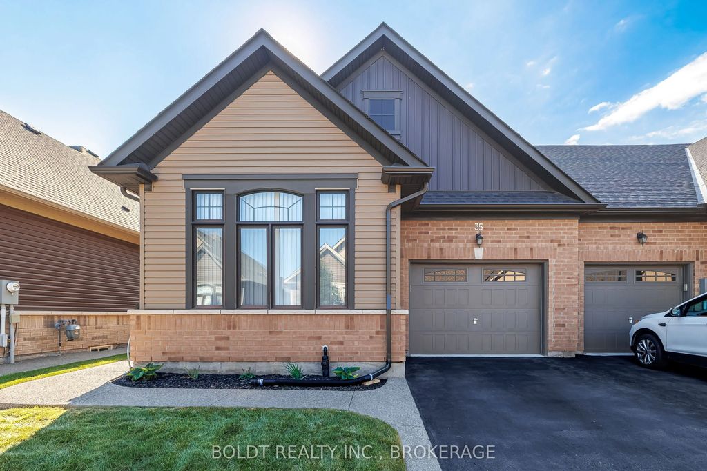 35 Cosmopolitan Common, St. Catharines