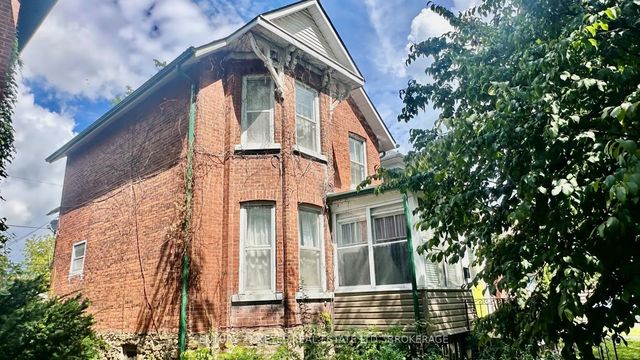 216 Brock Street, Gananoque