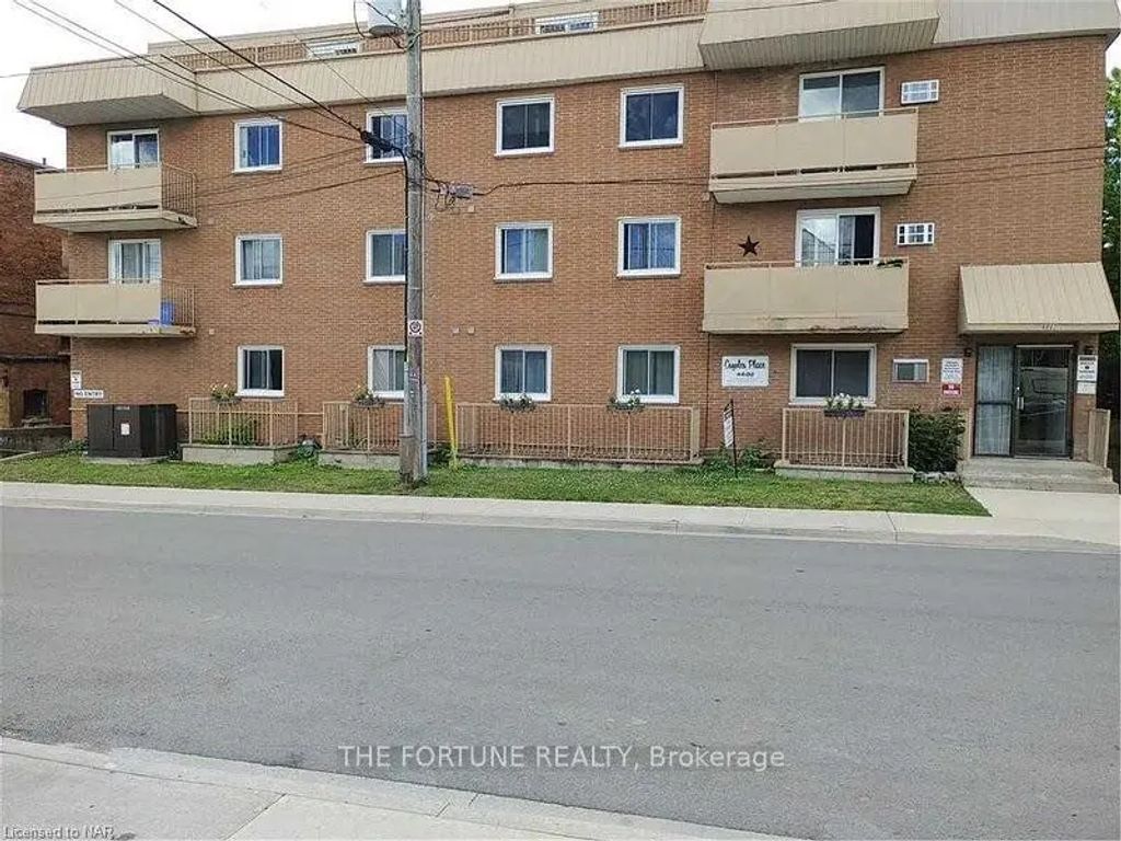 4692 N Crysler Avenue N 304, Niagara Falls