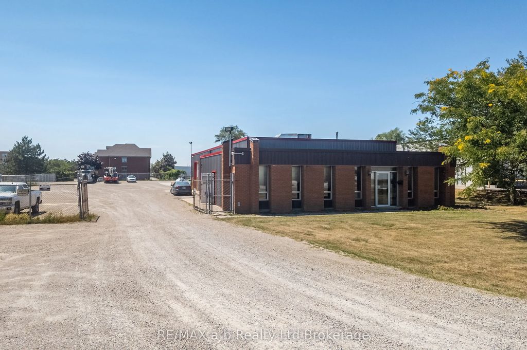 1015 Hargrieve Road, London South